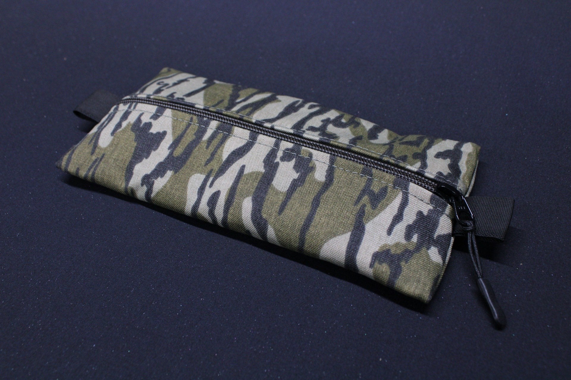 Flat Pouch in Mossy Oak Bottomland