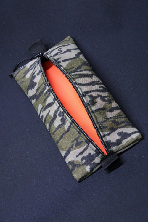 Flat Pouch in Mossy Oak Bottomland